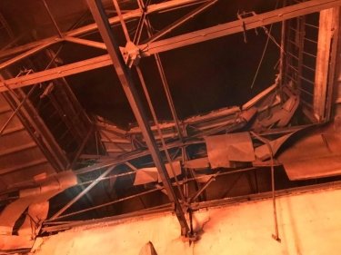 Фото 8 — У Харкові через влучення ворожого снаряда згоріла шкільна бібліотека, загинула жінка