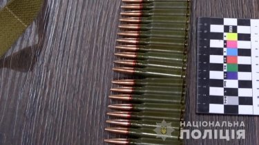 Фото 3 — Мэра Немирова задержали за стрельбу из автомата в ходе конфликта с волонтером (ВИДЕО)