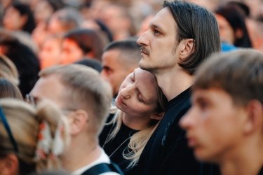 Фото 9 — "Мішо, подивися, скільки людей ти зібрав": у "Де, Що, Інше" відбувся перший великий концерт пам’яті фронтмена ADAM
