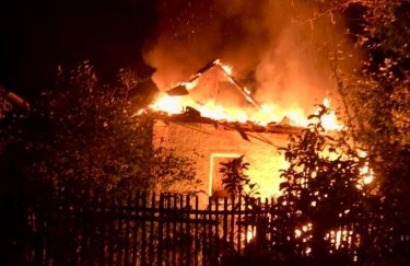Росіяни атакували з "Градів" Дніпропетровщину: знищили будинок, пошкодили 104 сонячні панелі та поранили жінку
