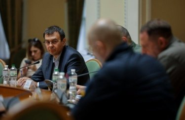 Дискусії між владою та бізнесом щодо підвищення податків тривають третій день. Фото: Данило Гетманцев/ Тelegram Дискусії щодо росту оподаткування вийшли за межі законопроекту: бізнес хоче нового суспільного договору - Гетманцев