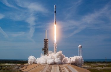 SpaceX вывела на орбиту новую партию интернет-спутников Starlink (ВИДЕО)