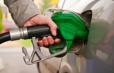 Эксперты прогнозируют дальнейшее снижение цен на бензин и дизтопливо