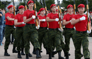 У розвідці Британії пояснили, чому РФ повертає до шкіл курс військової підготовки