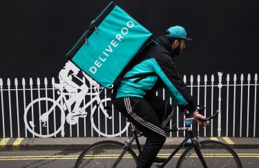 Курьер Deliveroo. Фото: Financial Times Курьер Deliveroo. Фото: Financial Times