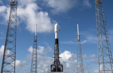 Ракета-носитель Falcon 9 перед запуском. Фото: SpaceX