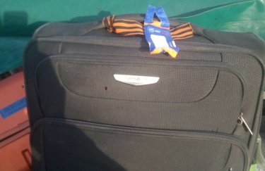 В аэропорту Киева не пропустили россиянина с георгиевской ленточкой на чемодане