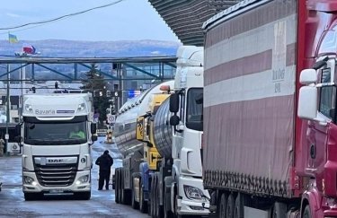 Польські фермери заблокували три КПП і обіцяють перешкоджати перевантаженню товарів