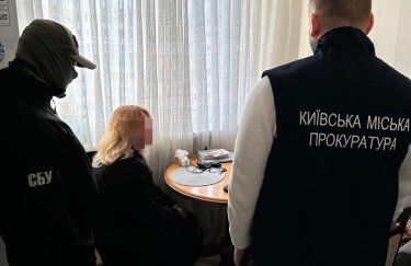 Чиновнице столичной РГА, которая готовила выступления Азарова на РосТВ, сообщили о подозрении