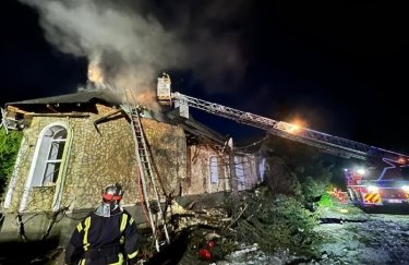 Спасатели ликвидируют последствия падения обломков дронов в Киевской области. Фото: ГСЧС пво, дрон, воздушные силы
