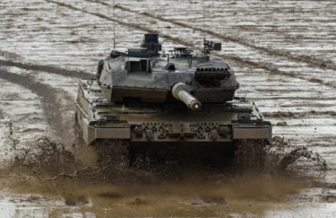 Министр обороны Германии рассказал, когда танки Leopard поступят в Украину