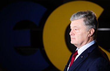 Захист Порошенка заявив про призначення його перехресного допиту з Медведчуком. У ДБР це заперечують