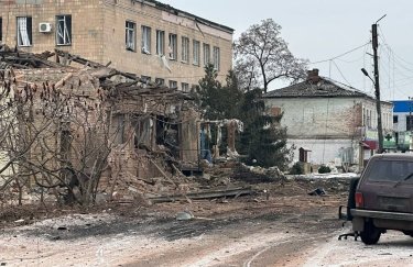 В результате массированных обстрелов и авиаудара по Волчанску разрушены 13 домов