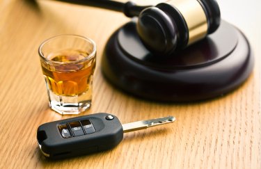 Стало відомо, скільки Латвія вже передала Україні конфіскованих за п'яне водіння авто