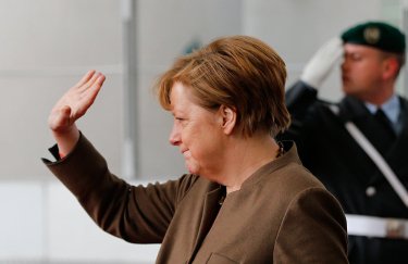 Рейтинг партии Меркель снизился до рекордного минимума