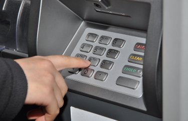 Укрексімбанк розширив можливості українців з отримання готівки в банкоматах та касах банку