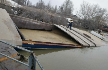 В порту Рени затонула румынская баржа с 860 тоннами пшеницы