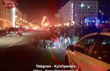 На Майдане мужчина стрелял в полицейского и угнал его авто (ФОТО)