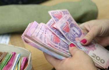 Средняя зарплата в Украине за год выросла на 20%