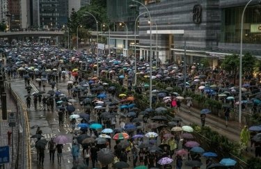 На протесты в Гонконге вышли почти 2 млн человек, Трамп предостерег КНР от разгона