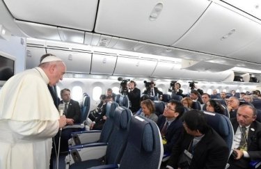 Пресс-конференция Папы Римского на борту самолета. Фото: Vatican News