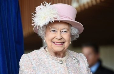 Королева Елизавета II попала в скандал из-за Крыма