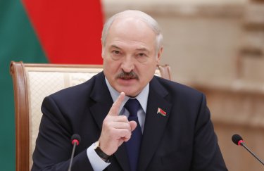 Лукашенко признал, что его силовики помогали мигрантам попасть в ЕС