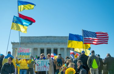 62% американцев готовы к росту инфляции и цен на энергоносители ради помощи Украине - опрос