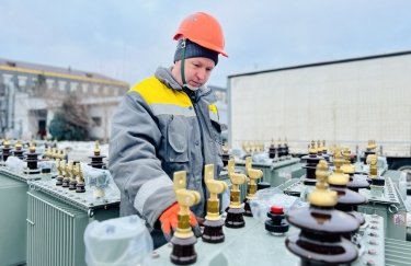 ДТЕК та HitachiEnergy завезли в Україну 52 трансформатори на заміну знищених внаслідок російських атак