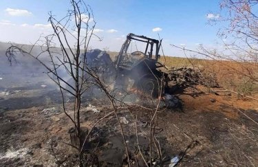 Фото: ГСЧС В Херсонской области из-за подрыва на мине погиб еще один тракторист, ранен агроном