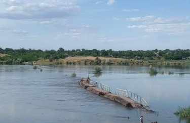 Подрыв Каховской ГЭС: в Николаевской области из-за подтопления разрушен мост (ВИДЕО)