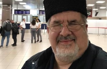 Рефат Чубаров в аэропорту Бухареста