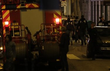 Напавший с ножом в Париже на прохожих был выходцем из Чечни — СМИ