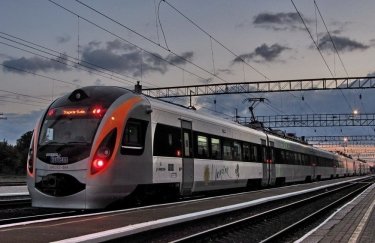 "Укрзализныця" получила землю под строительство скоростного поезда в "Борисполь"