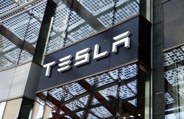 Tesla планирует начать выпуск первого электрического спорткара в 2025 году