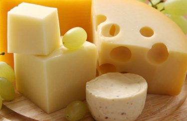 Виробники сиру скорочують виробництво через низький попит