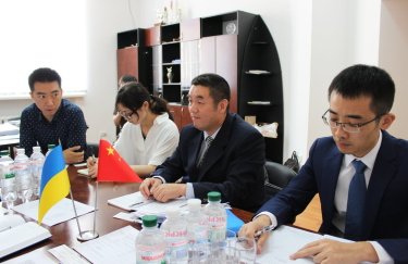 Китайцы прибыли для проверки производства черешни в Украине