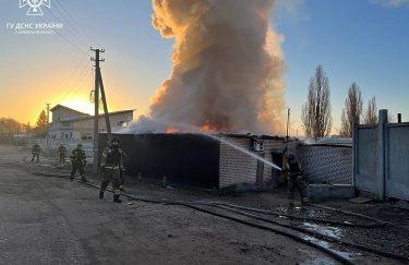 В Купянске российская ракета повредила личный автомобиль сотрудника Нацполиции