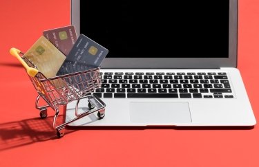 ДПС опровергла информацию, что в Украине начали штрафовать продавцов с OLX. / Freepik покупки в интернете