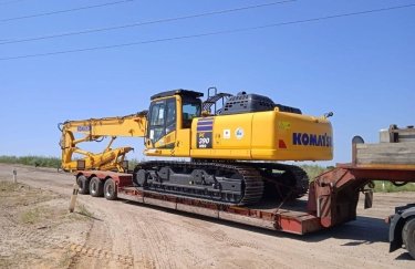 Японія передала Харкову спецтехніку для переробки відходів зруйнованих будинків