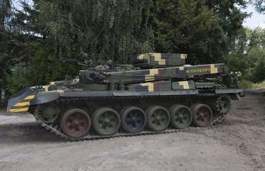 В Украине завершили испытания ремонтной бронемашины на базе танка