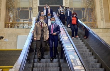 Эскалаторы на Центрально железнодорожном вокзале Киева. Фото: УЗ