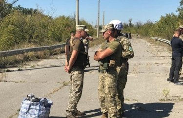Боевики "ЛНР" передали Украине 54 осужденных граждан — омбудсмен (ФОТО)