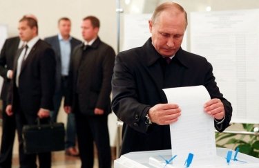 Владимир Путин уже проголосовал на участке в Москве