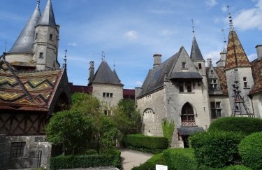 Замок Chateau de La Rochepot