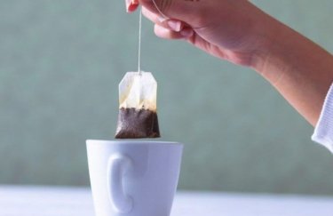 Обычный чайный пакетик может выделять до 11 млрд частичек микропластика — ученые