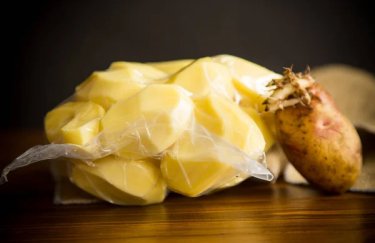 В Черкасской области планируют производить чищенный вакуумированный картофель