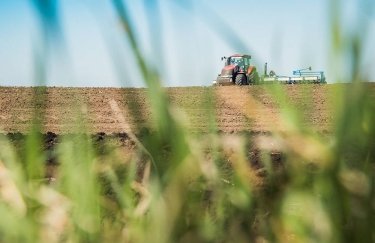 На отримання допомоги на гектар за добу зареєструвалася рекордна кількість фермерів: прийом заявок призупинено