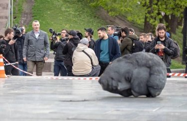 Минкульт и УИНП выступили против самовольного сноса "имперских" российских и советских памятников