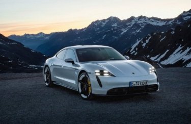 В Украине начали продавать электрокары Porsche стоимостью от 3,7 млн грн (ФОТО, ВИДЕО)